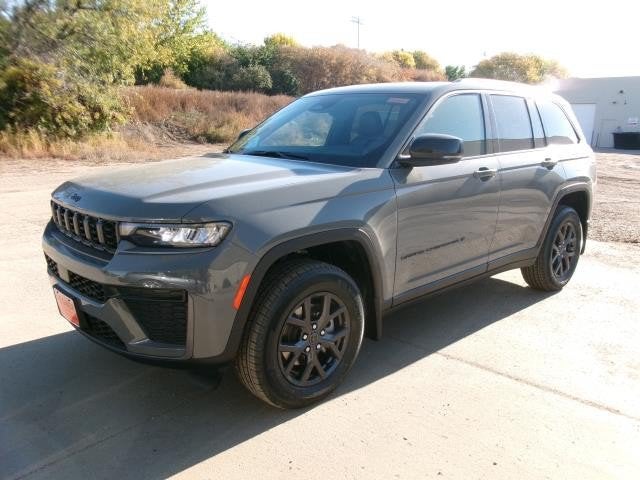 2027 Jeep Grand Cherokee Laredo