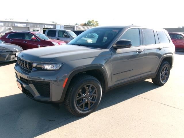 2027 Jeep Grand Cherokee Laredo