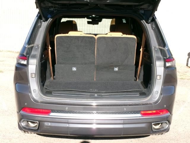 2022 Jeep Grand Cherokee L Summit 4x4