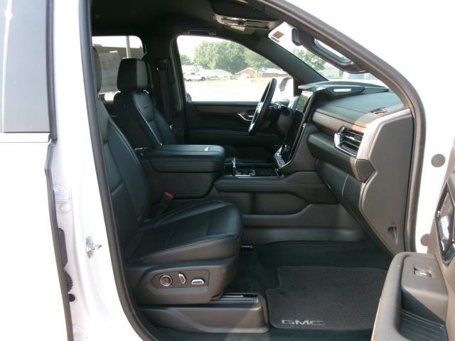 2025 GMC Yukon XL 4WD Denali