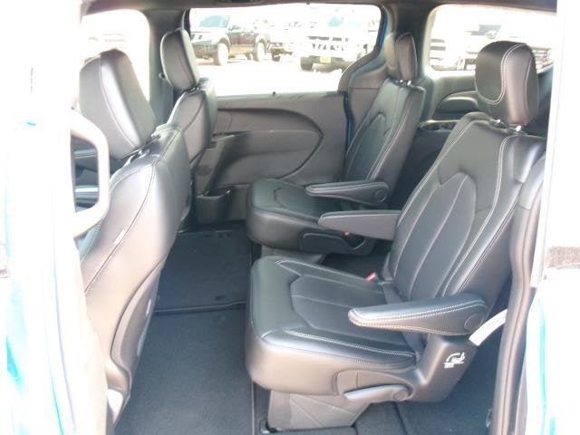 2027 Chrysler Pacifica PACIFICA SELECT AWD