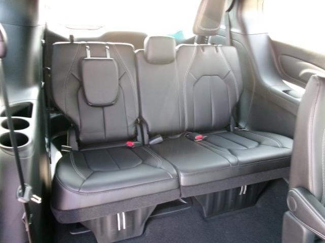 2027 Chrysler Pacifica PACIFICA SELECT AWD