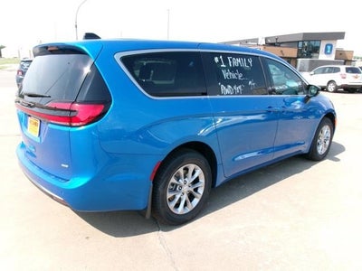 2027 Chrysler Pacifica PACIFICA SELECT AWD