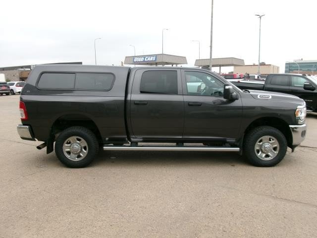 2024 RAM 2500 Tradesman Crew Cab 4x4 6'4' Box
