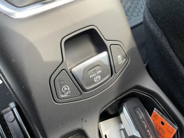 2023 Jeep Renegade RENEGADE LATITUDE 4X4